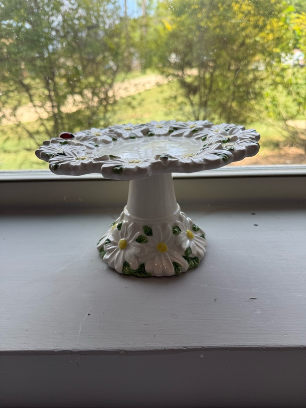 Ceramic Daisy Pedestal Cake Stand